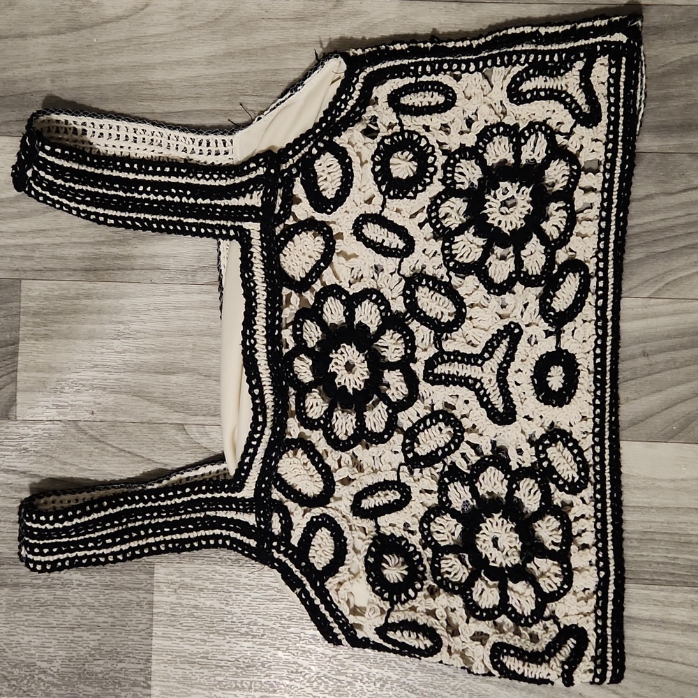 REBELLION Size L. Black and Cream Crochet Top and Shorts Set - Picture 2 of 12